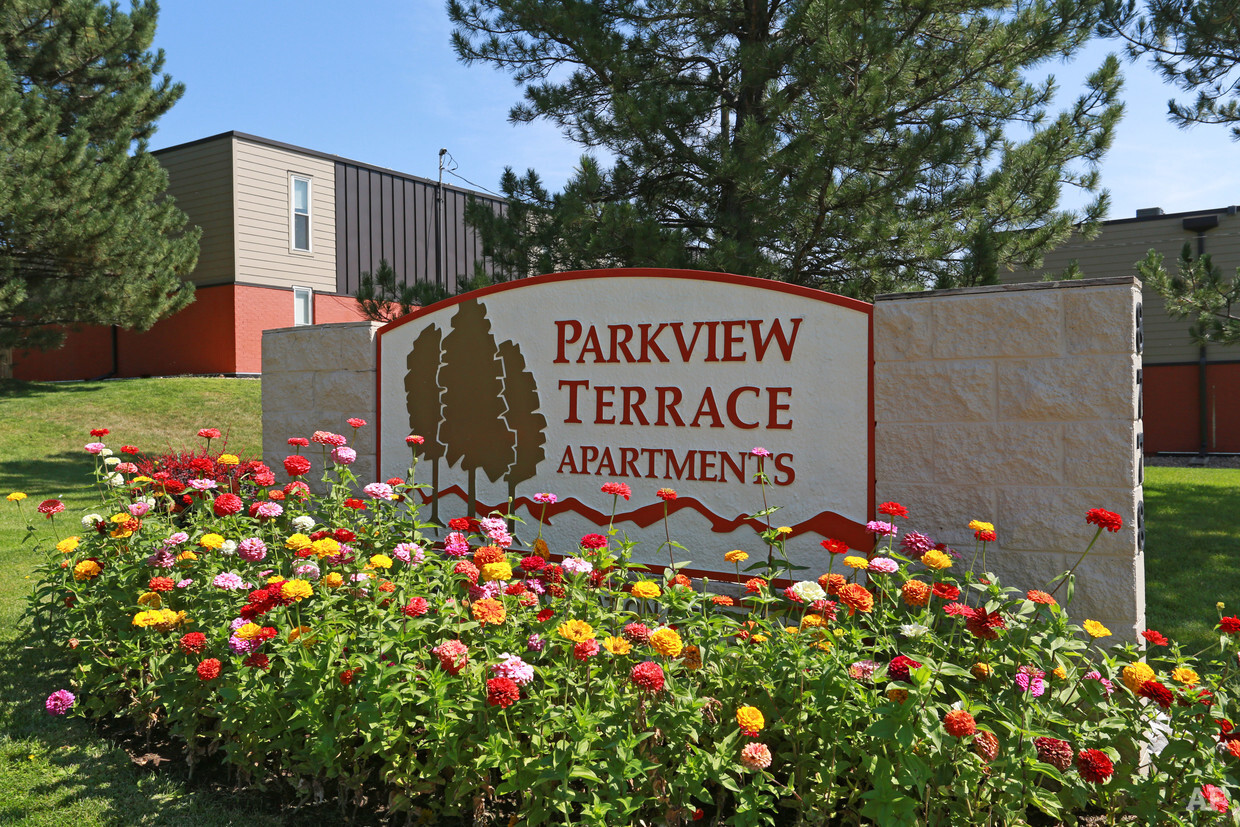 Just Sold: 206-Unit Parkview Terrace Apartments